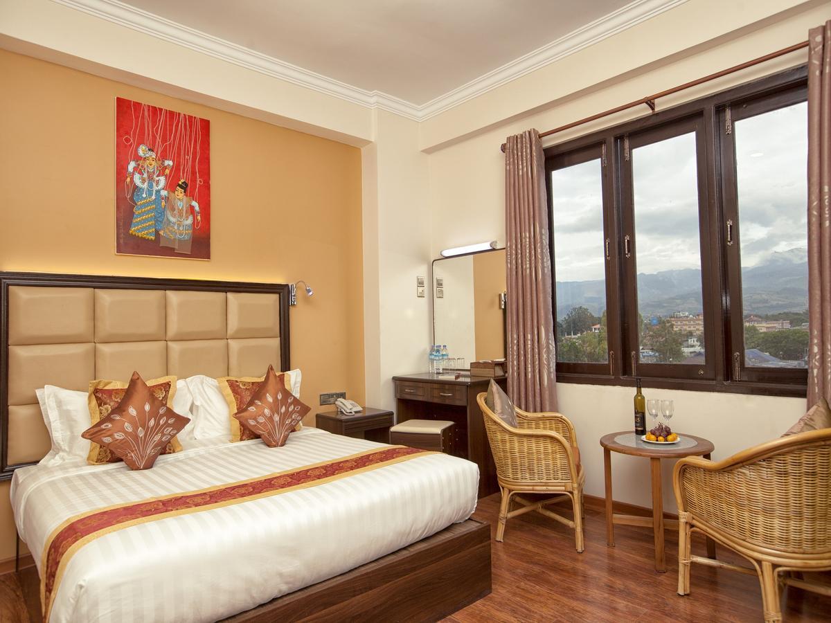 The Hotel Emperor-Inle Nyaung Shwe Bagian luar foto