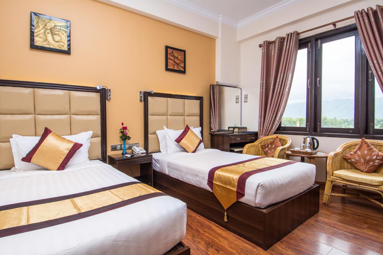 The Hotel Emperor-Inle Nyaung Shwe Bagian luar foto