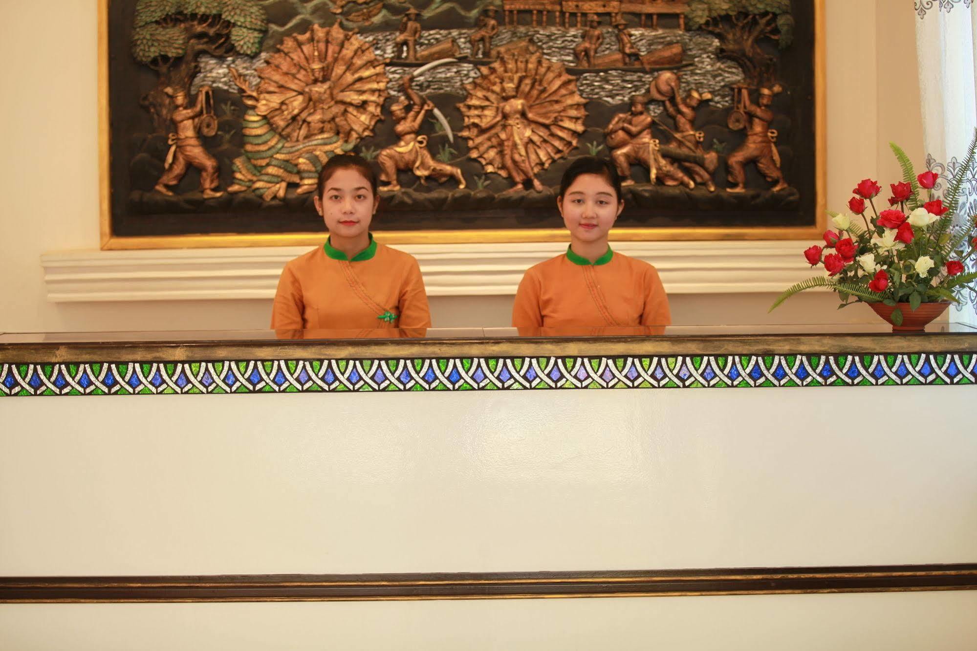 The Hotel Emperor-Inle Nyaung Shwe Bagian luar foto