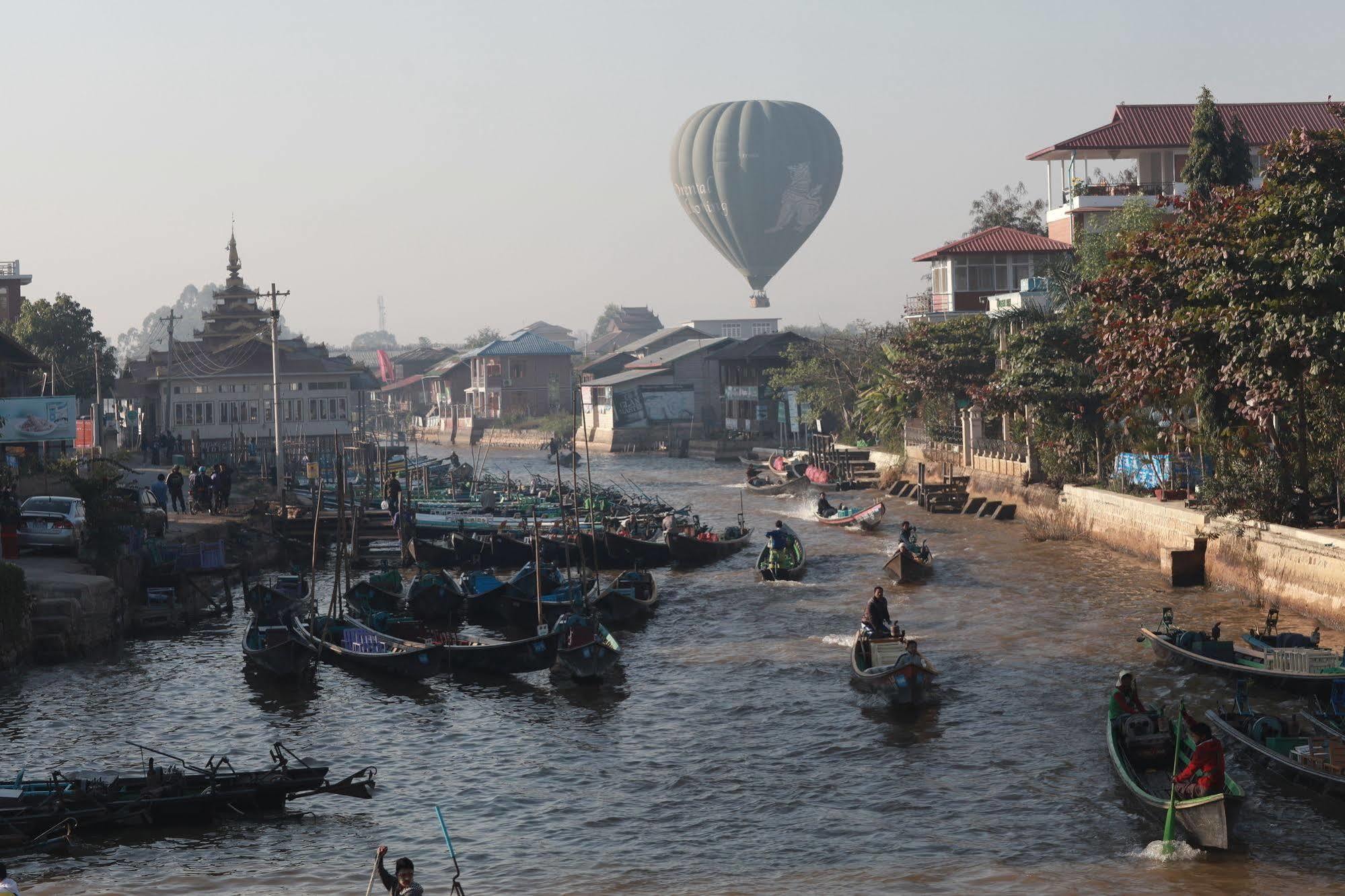 The Hotel Emperor-Inle Nyaung Shwe Bagian luar foto