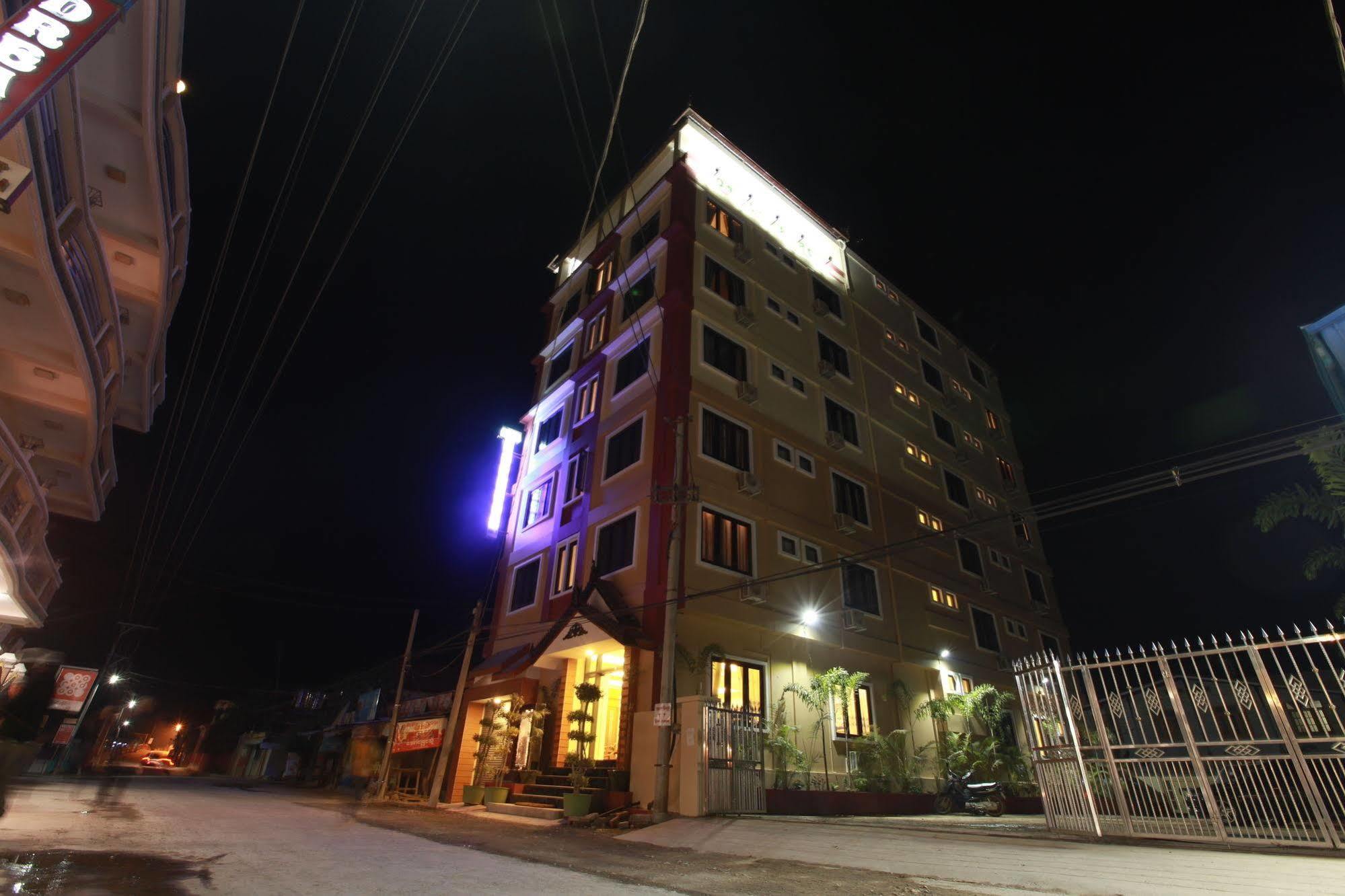 The Hotel Emperor-Inle Nyaung Shwe Bagian luar foto